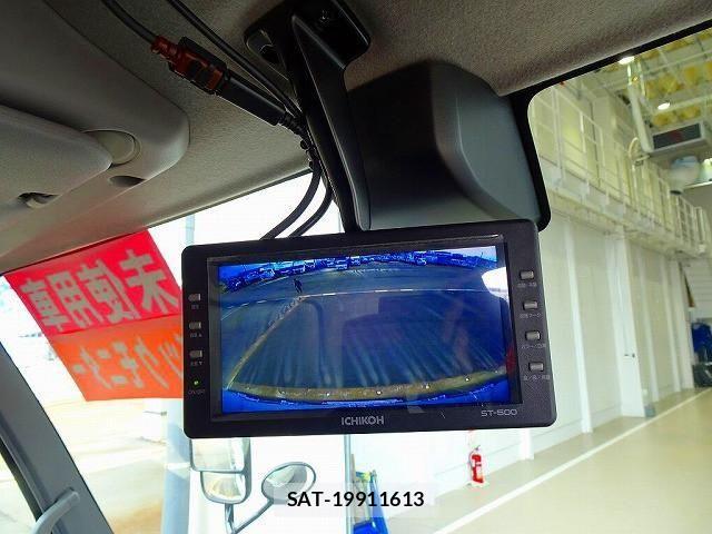 Hino DUTRO 2023-04 406060-13