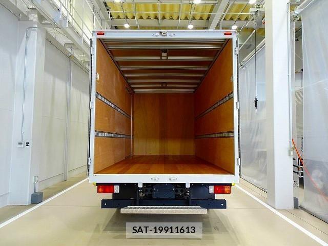 Hino DUTRO 2023-04 406060-21