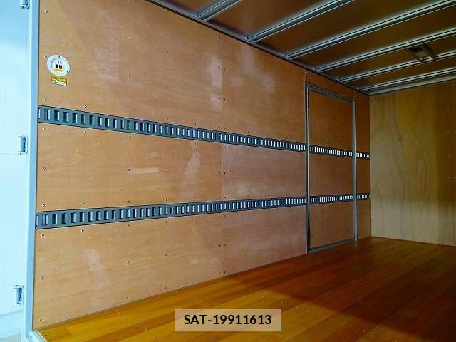 Hino DUTRO 2023-04 406060-25