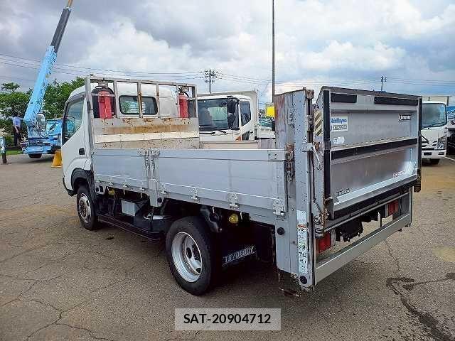 Hino DUTRO 2004-05 605899-3