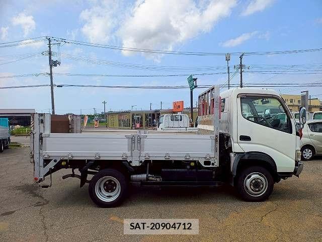 Hino DUTRO 2004-05 605899-5