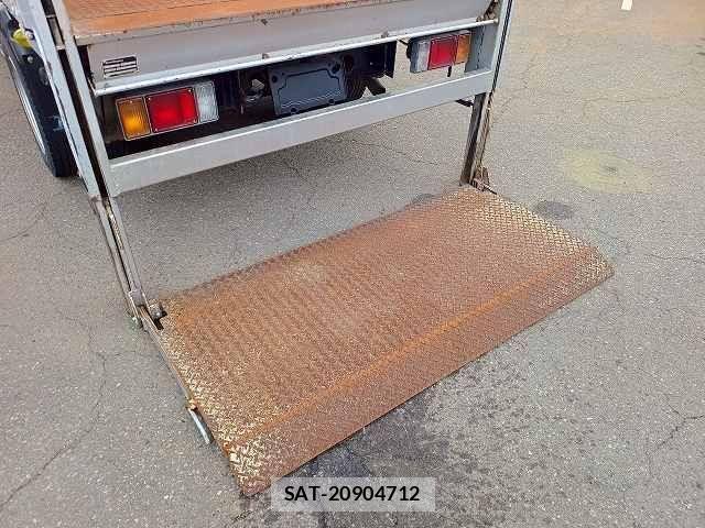 Hino DUTRO 2004-05 605899-10