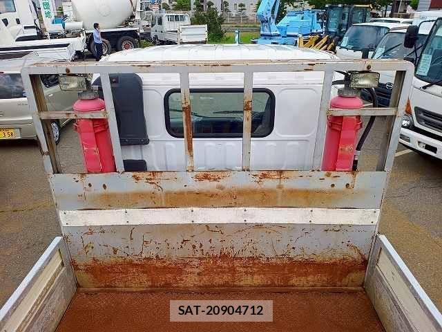 Hino DUTRO 2004-05 605899-12