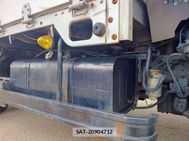 Hino DUTRO 2004-05 605899-17