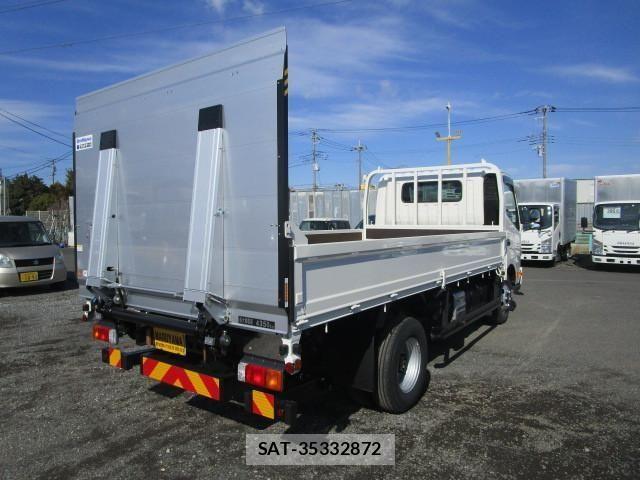 Hino DUTRO 2024-02 1077331-4