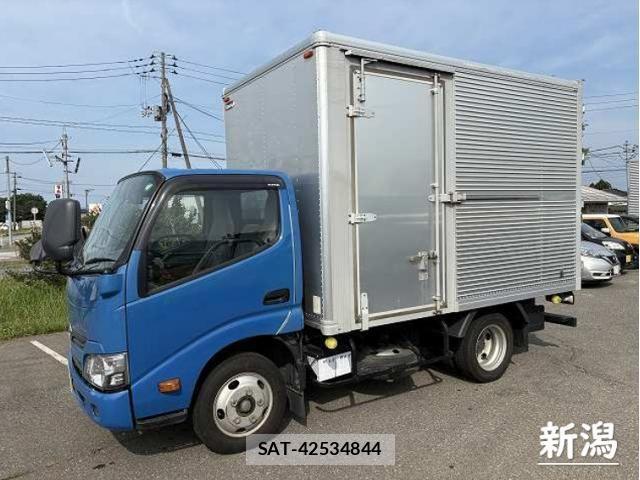 Hino DUTRO 2016-11 1077333-0