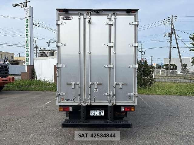 Hino DUTRO 2016-11 1077333-13