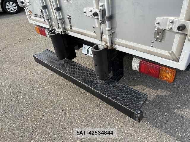 Hino DUTRO 2016-11 1077333-14