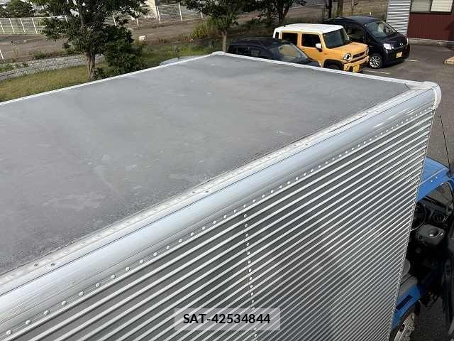 Hino DUTRO 2016-11 1077333-17