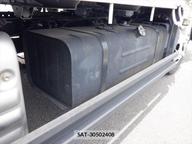 Hino DUTRO 2023-06 1204918-12