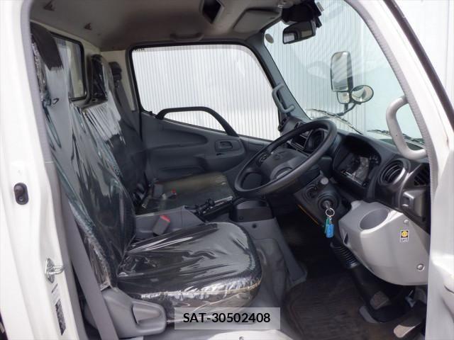 Hino DUTRO 2023-06 1204918-14