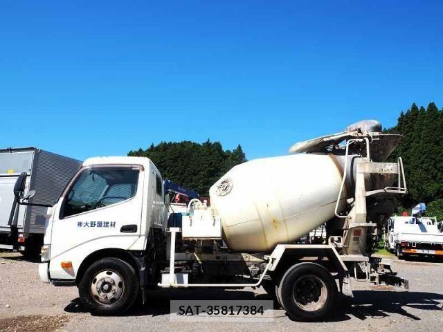 Hino DUTRO 2016-01 1213744-1