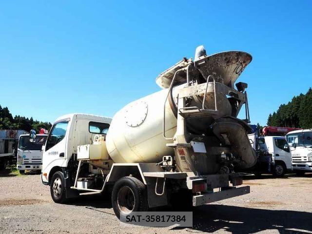 Hino DUTRO 2016-01 1213744-2