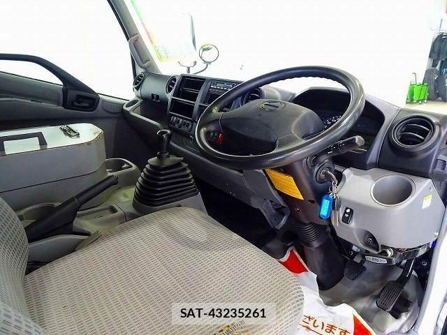 Hino DUTRO 2016-02 635411-4