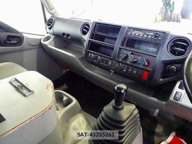 Hino DUTRO 2016-02 635411-8
