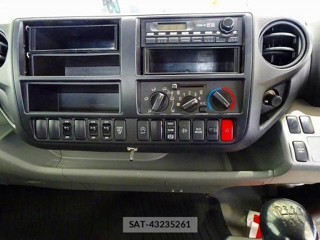 Hino DUTRO 2016-02 635411-9