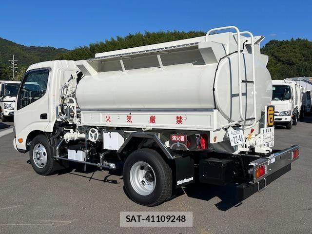 Hino DUTRO 2022-02 535190-1