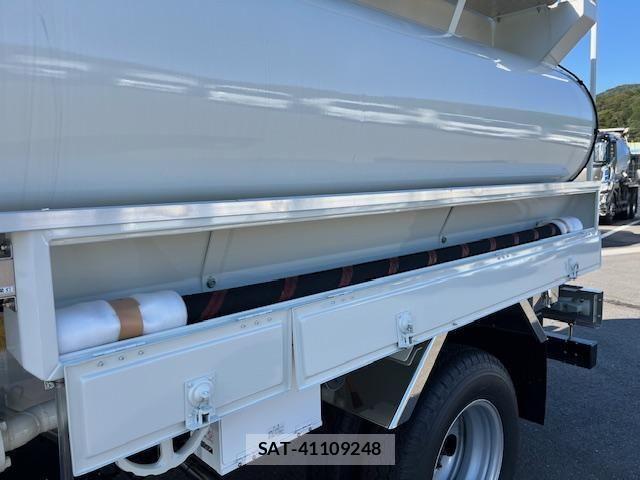 Hino DUTRO 2022-02 535190-9