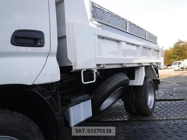 Hino DUTRO 2016-09 695533-8