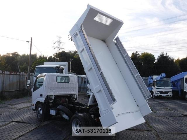 Hino DUTRO 2016-09 695533-16