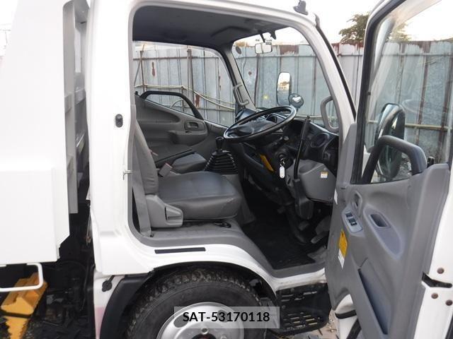 Hino DUTRO 2016-09 695533-17