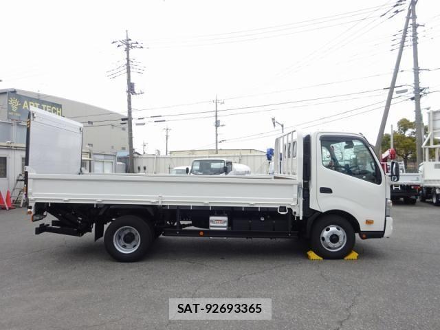 Hino DUTRO 2024-01 816912-4