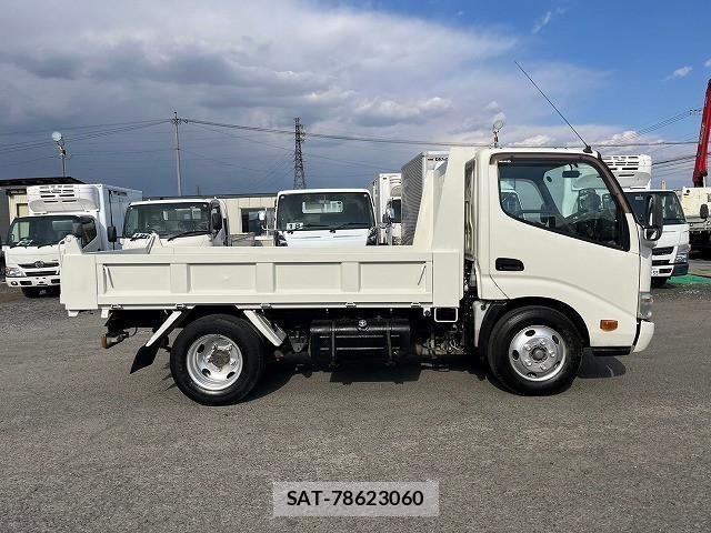 Hino DUTRO 2013-10 766440-4
