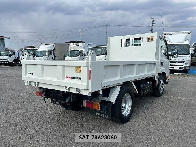 Hino DUTRO 2013-10 766440-5