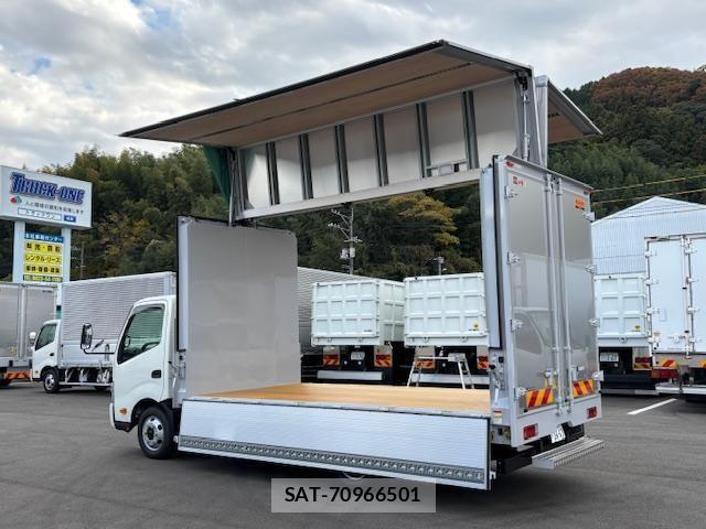 Hino DUTRO 2024-06 1172366-6