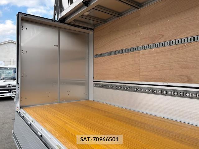 Hino DUTRO 2024-06 1172366-8