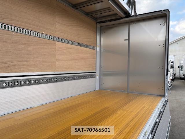Hino DUTRO 2024-06 1172366-10