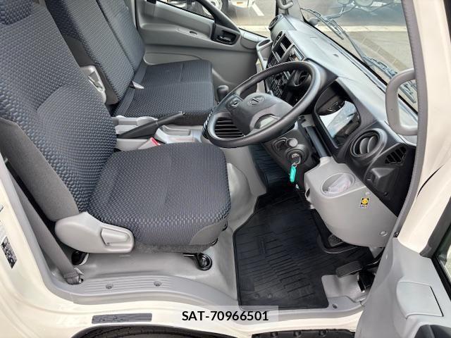 Hino DUTRO 2024-06 1172366-13