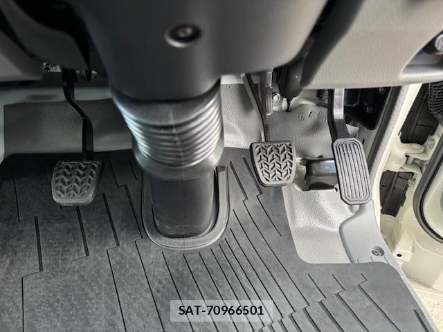 Hino DUTRO 2024-06 1172366-17