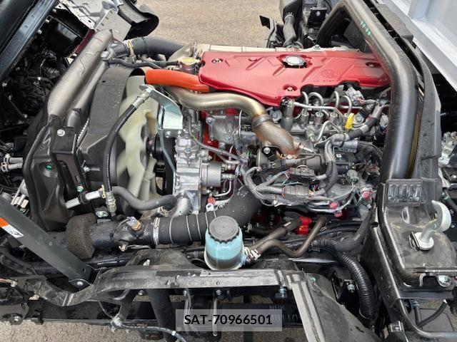 Hino DUTRO 2024-06 1172366-21