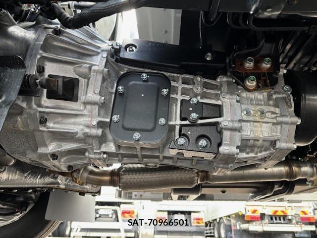 Hino DUTRO 2024-06 1172366-25