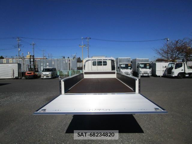 Hino DUTRO 2023-10 534715-8