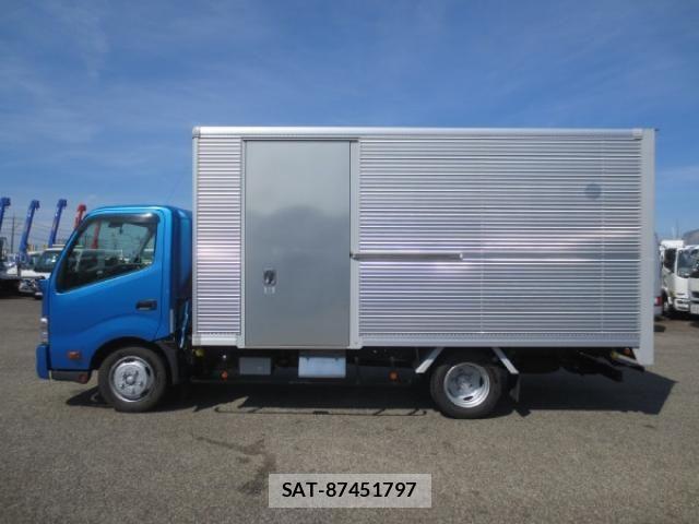 Hino DUTRO 2019-03 1218262-8