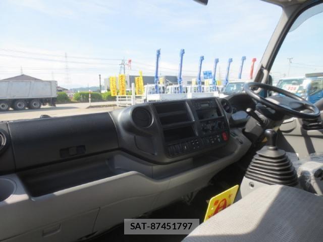 Hino DUTRO 2019-03 1218262-13