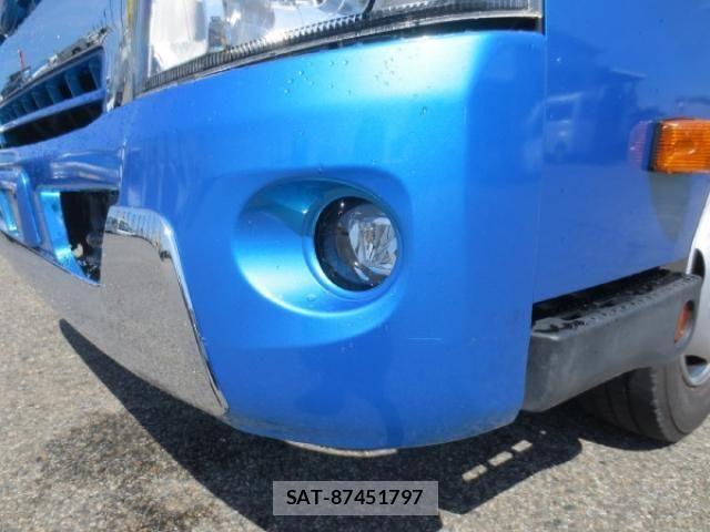 Hino DUTRO 2019-03 1218262-17