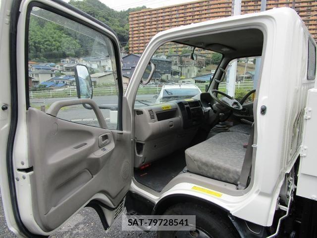 Hino DUTRO 2006-02 534687-26