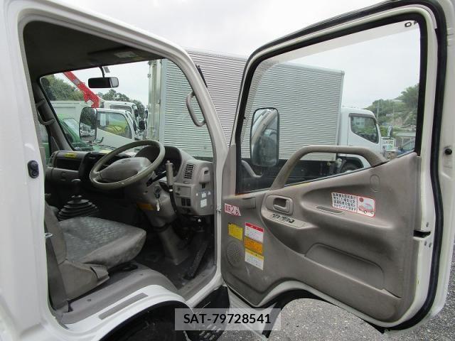 Hino DUTRO 2006-02 534687-28