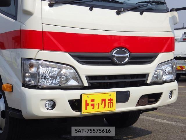 Hino DUTRO 2018-02 858247-2
