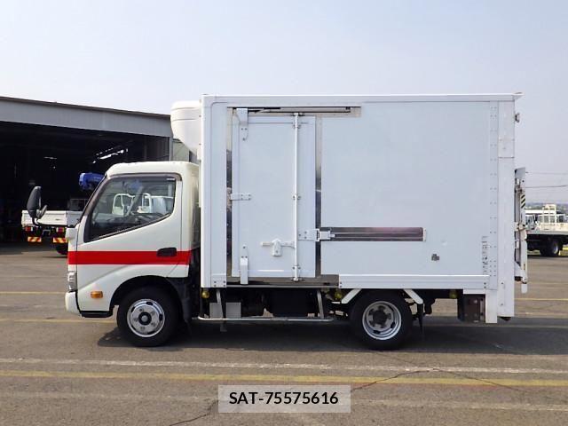 Hino DUTRO 2018-02 858247-3