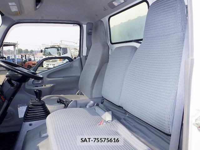 Hino DUTRO 2018-02 858247-11