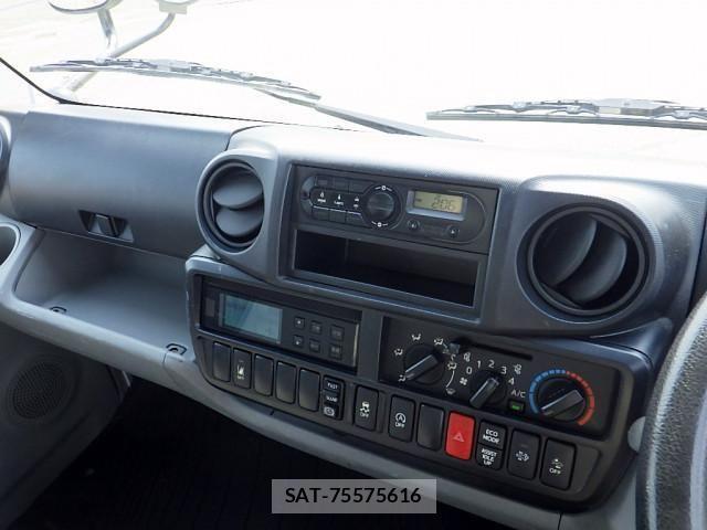 Hino DUTRO 2018-02 858247-12