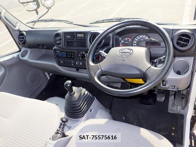 Hino DUTRO 2018-02 858247-13
