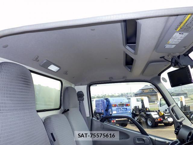 Hino DUTRO 2018-02 858247-16