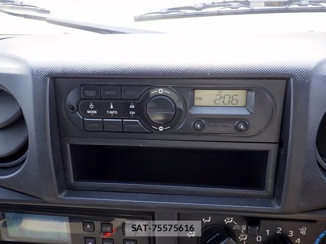 Hino DUTRO 2018-02 858247-18