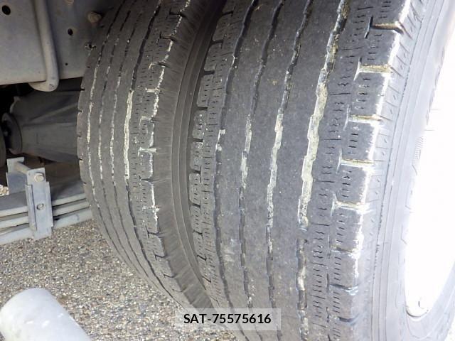 Hino DUTRO 2018-02 858247-27