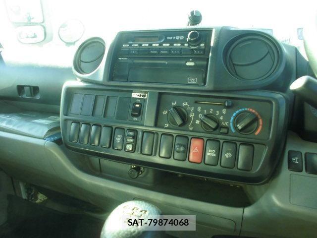 Hino DUTRO 2022-06 535086-28